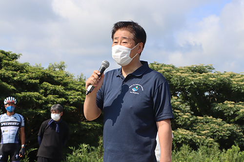 江原市長が「千畳敷の風を受けて楽しんでください」とあいさつ