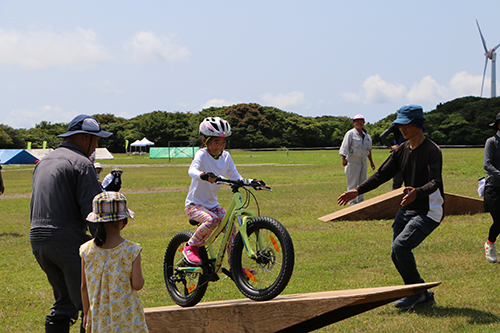 子どもたちはどんどん上達し、さいごはアスレチックコースを完走できるようになった。