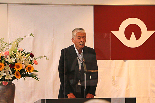 長門市の俵山地区地権者協議会を代表して会長の中原純二さんがあいさつ