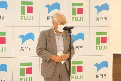 長門市社会福祉協議会の藤野忠次郎会長「移動スーパーを楽しみにしている人は多いです。福祉の立場から末永い運行を期待しています」