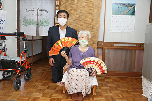 100歳に到達した福隅アヤ子さん（俵山地区）