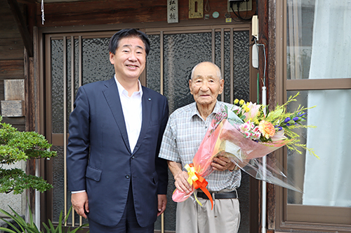 100歳に到達した松永勲さん（日置地区）