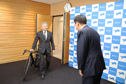 JCLチェアマンの片山右京さんが市長を表敬訪問