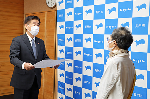 「今後も関係各所と連携し、普及啓発を図りたい」と話す江原市長