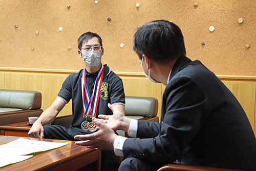 「足りない部分を磨いて金メダルを目指したい」と話す白濱さん