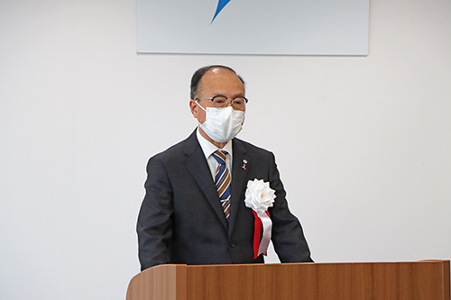 「これからもみすゞさんの詩を大切にしてください」と児童に話す伊藤教育長