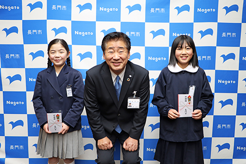 全国大会に出場する金子萌彩さん（左）と村岡歩乃実さん（右）