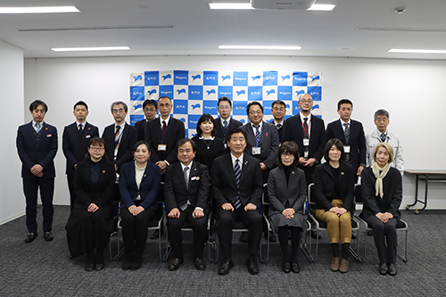 生活協同組合コープやまぐちの日ごろの活動の報告があり、買い物支援などについて意見交換が行われた。