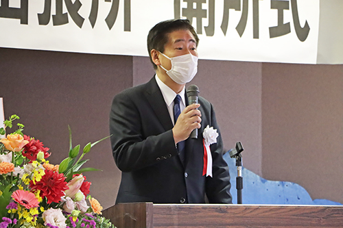 江原市長が「本施設が通地区の集い・交流・学びの場になれば」とあいさつ