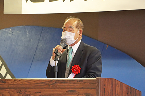 地元住民を代表して通地区発展促進協議会の新谷会長があいさつ