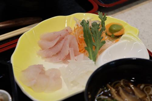配送された鮮魚がお客さんに提供された