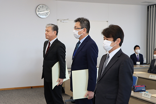 3月29日に表彰されたこのたび勇退する校長3人