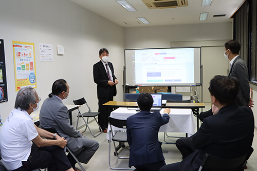 セレモニー後には江原市長が実際に体験する場面も