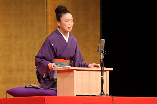 神田京子さんによる講談では会場が笑顔に包まれた