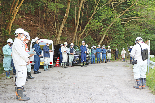 農林水産事務所、警察、消防などの関係者が参加した