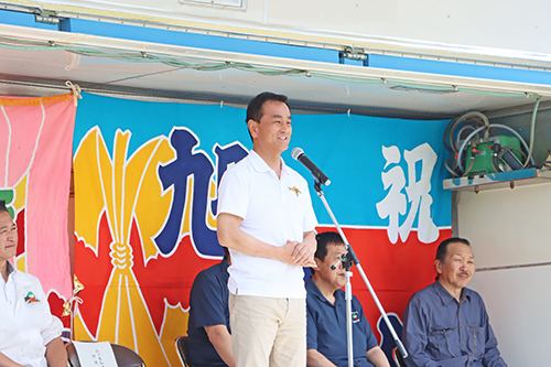 「気持ち良い汗を流して海岸を綺麗にしましょう」と村岡知事があいさつ