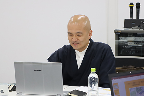 恩湯についての取組・報告をする長門湯守株式会社大谷共同代表