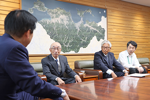 相談員は任期の2年間、自衛官の募集・相談活動を行っていく