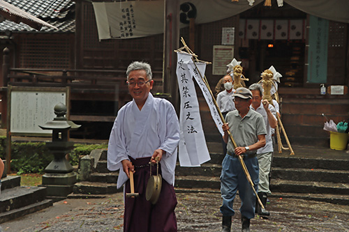 虫送り神事「サバー送り」