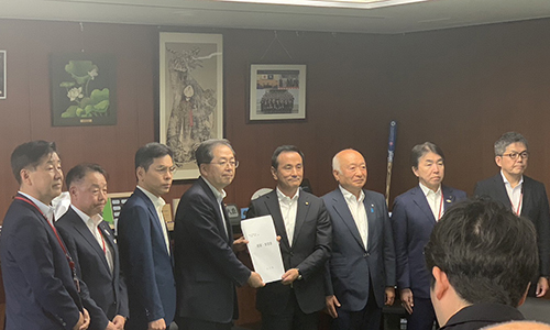 村岡県知事並びに沿線市長がJR美祢線及び山陰線の早期復旧等のため国土交通省へ緊急要望