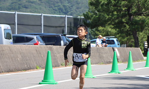 ゴール目指して頑張る選手