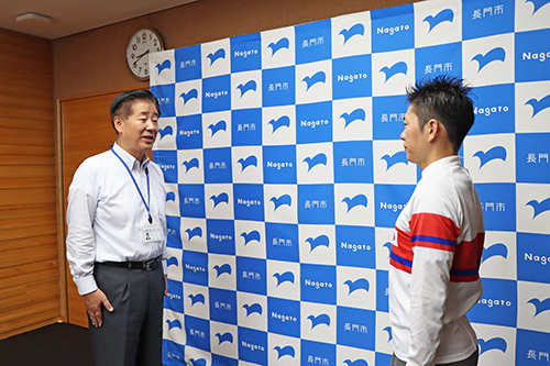 江原市長は白石さんの更なる活躍を期待