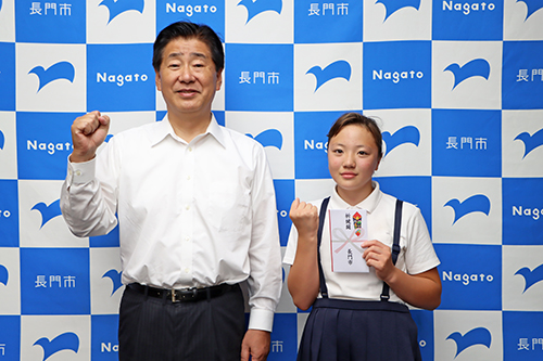 水泳で全国大会に出場する増野百花さんの激励会を開催