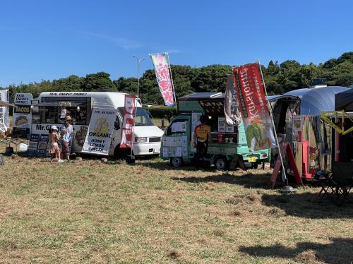 キッチンカーなども出店