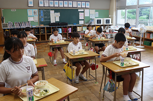 給食を通して食育を学ぶ