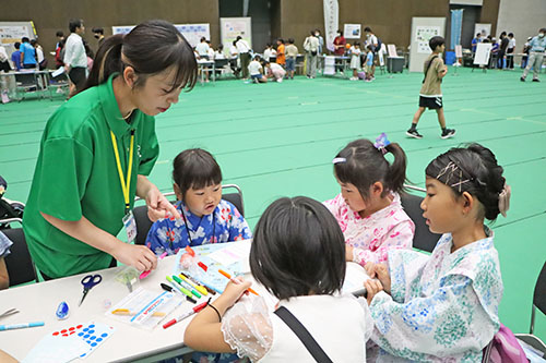 色鮮やかなバランストンボを作成