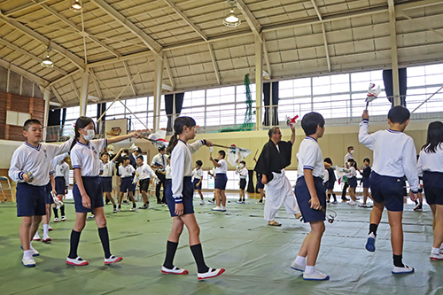 最後はみんなで三宝荒神（さんぽうこうじん）の舞を踊った