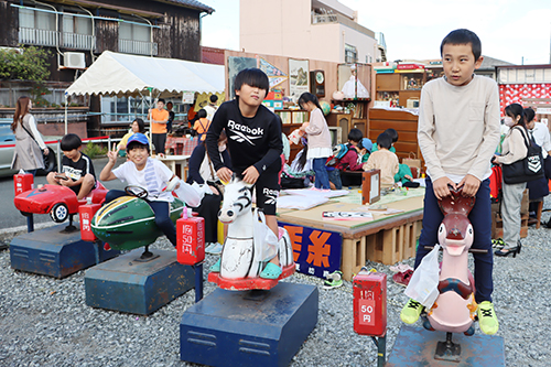 子どもたちも昭和レトロの世界を楽しんだ