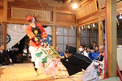 天照大神を救い出す「手力男」の舞