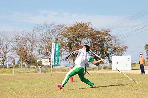 パラリンピック陸上大会やり投げで６位になった白砂選手