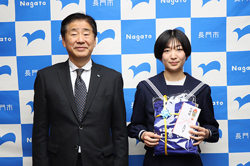 全国都道府県対抗中学バレーボール大会に出場する萬屋有虹さん