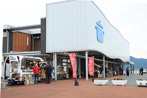 道の駅センザキッチンで6店舗が出展