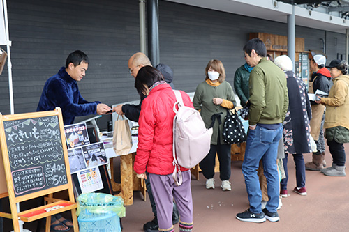 お客さんへ有機野菜をＰＲ