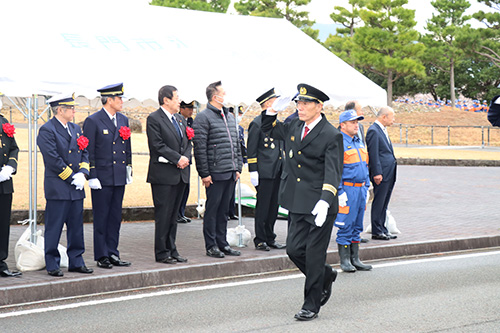 式典後に行われた観閲行進