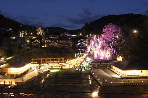 長門湯本温泉で冬のライトアップイベント「音信川うたあかり2024」が開催