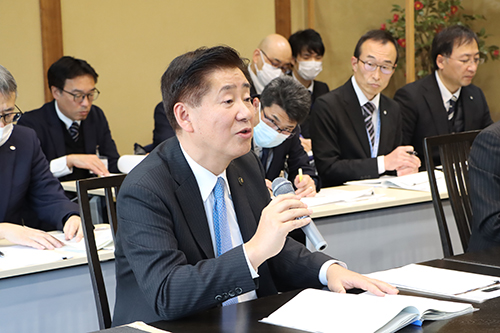 意見を述べる江原市長