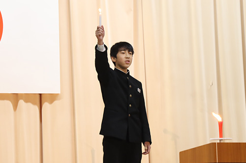 2年生33人が力強く誓いのことばを述べた