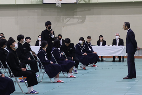 生徒に問いかけながら分かりやすく話された