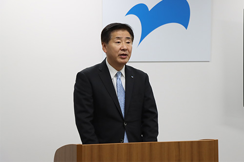 江原市長が激励のことばを送る