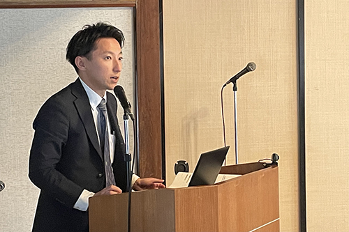 受託事業者から最終報告の説明が行われた