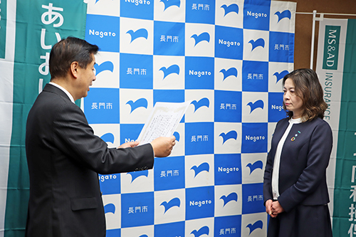 江原市長から感謝状が贈呈された