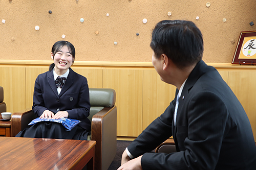 「全国の高校生と交流して知見を長門市に持って帰ってください」と江原市長
