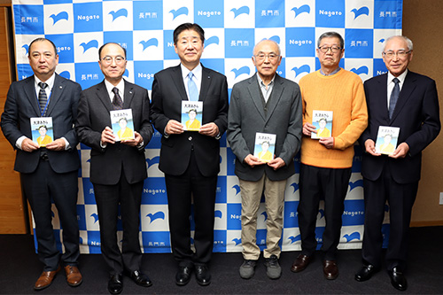 マンガふるさとの偉人「大津あきら」の完成発表会が開催