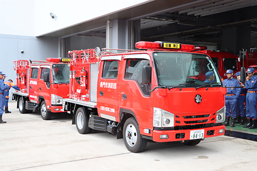 日置分団第2部隊と向津具分団久津部隊に小型動力ポンプ積載車が配備