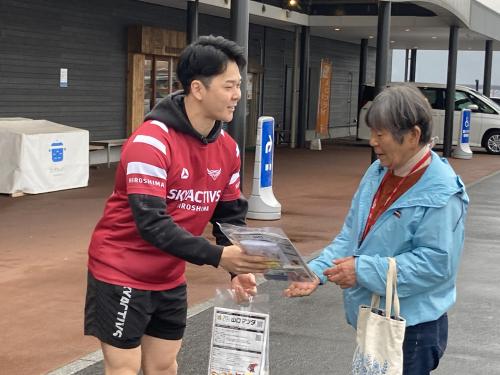 マツダスカイアクティブズの選手も交通安全を呼びかけた