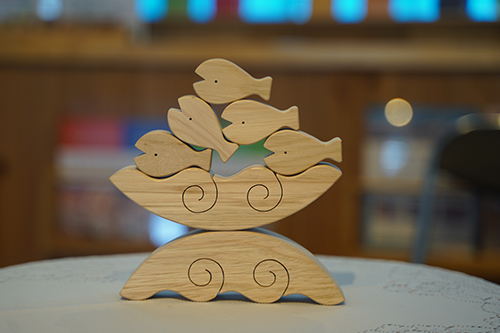 長門の海をイメージして作られた木のおもちゃ